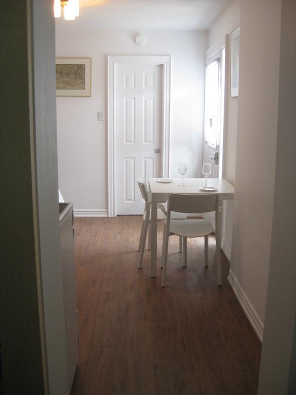 Dovercourt Village Mews Торонто Екстериор снимка