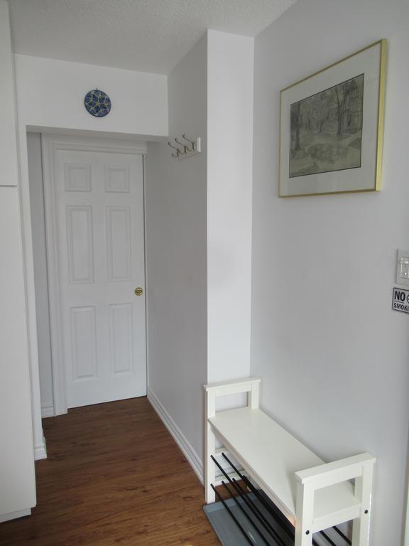 Dovercourt Village Mews Торонто Екстериор снимка