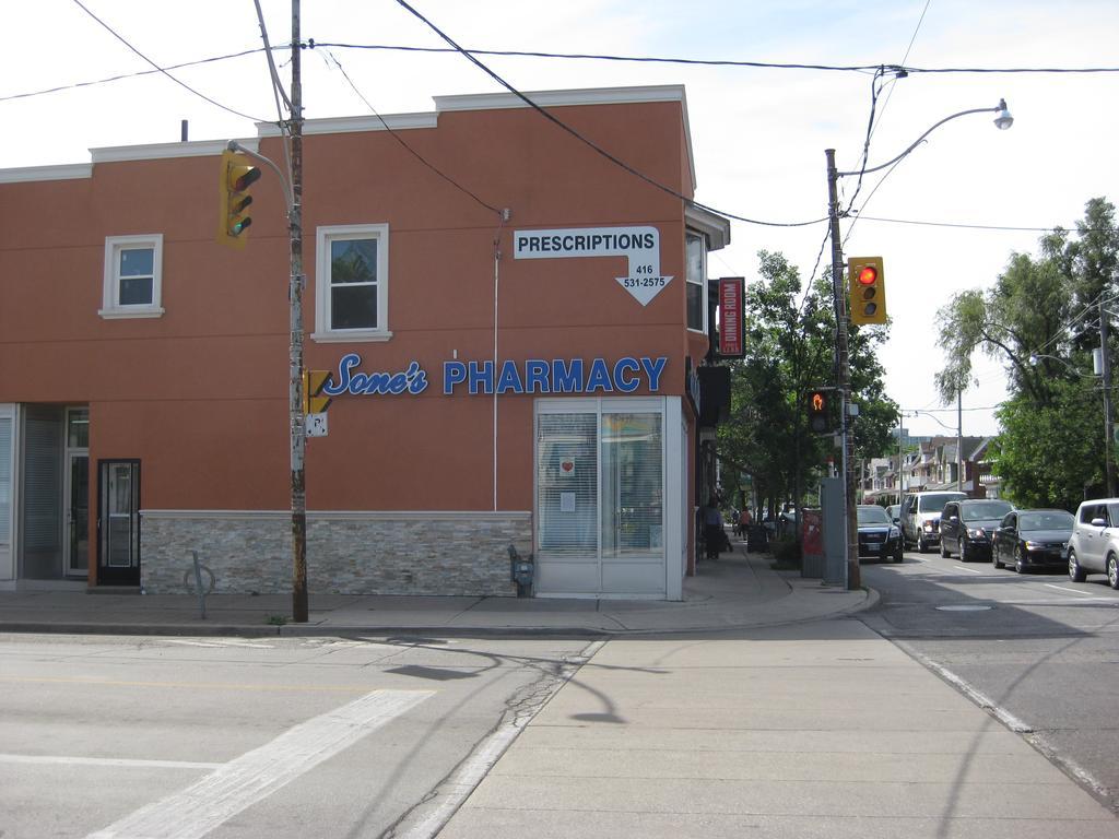 Dovercourt Village Mews Торонто Екстериор снимка