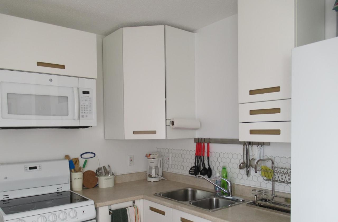 Dovercourt Village Mews Торонто Екстериор снимка